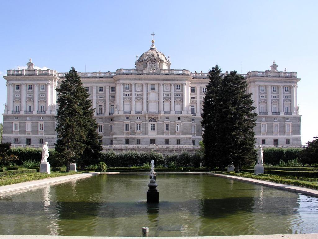 Hostal Berlin Madrid Exterior photo